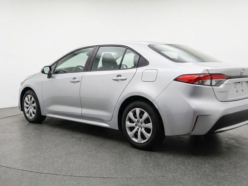 Used 2025 Toyota Corolla LE FWD image 6