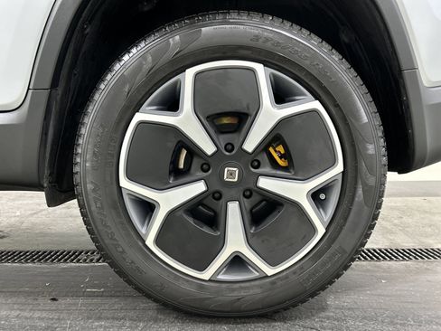 Used 2023 Rivian R1T Adventure image 10