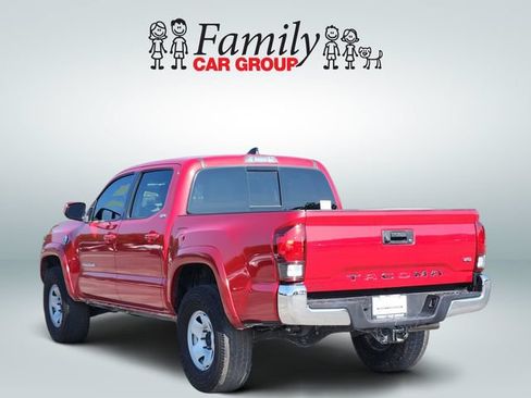 Used 2022 Toyota Tacoma SR5 RWD image 3