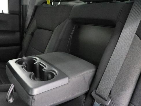 Used 2022 Chevrolet Silverado 2500 LT w/ Convenience Package image 34