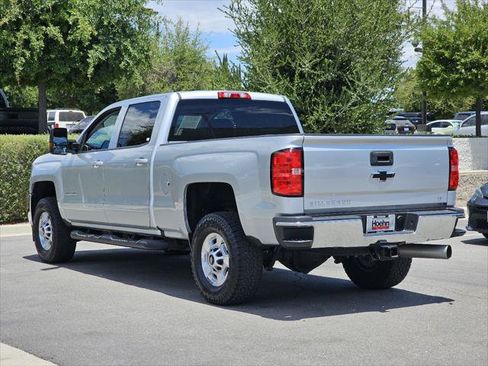 Used 2018 Chevrolet Silverado 2500 LT w/ LT Convenience Package RWD image 9