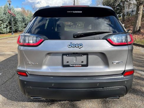Used 2019 Jeep Cherokee Latitude Plus w/ Comfort/Convenience Group image 43