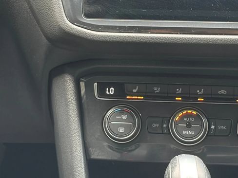 Used 2020 Volkswagen Tiguan SE R-Line image 22