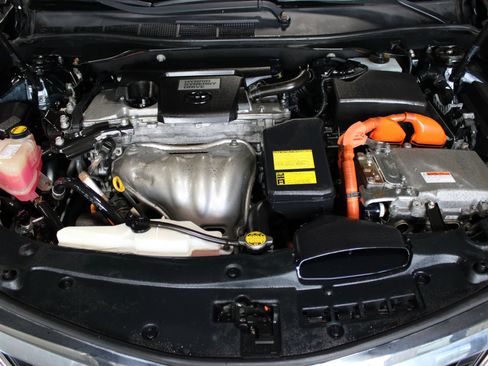 Used 2012 Toyota Camry LE FWD image 29