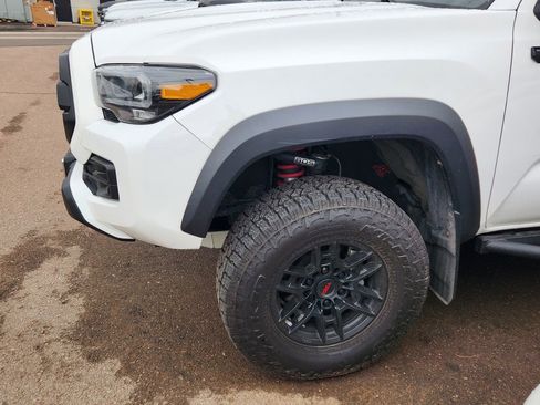 Used 2020 Toyota Tacoma 4x4 Double Cab image 13
