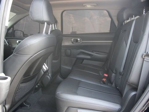Used 2023 Kia Sorento S w/ Panoramic Sunroof Package AWD/4WD image 24