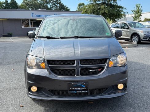 Used 2019 Dodge Grand Caravan GT image 2