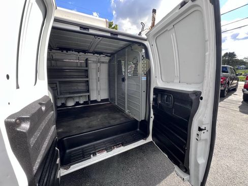 Used 2018 GMC Savana 2500 Extended image 24