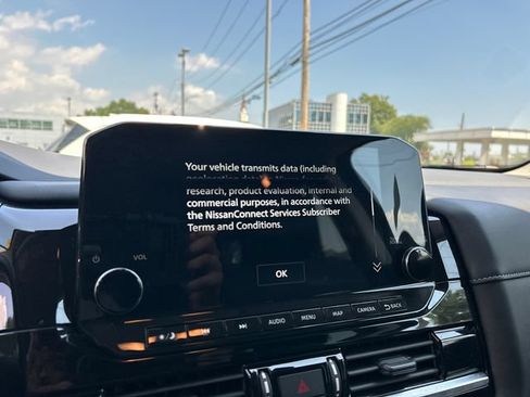 Certified 2023 Nissan Pathfinder SL w/ Black Appearance Package AWD/4WD image 16