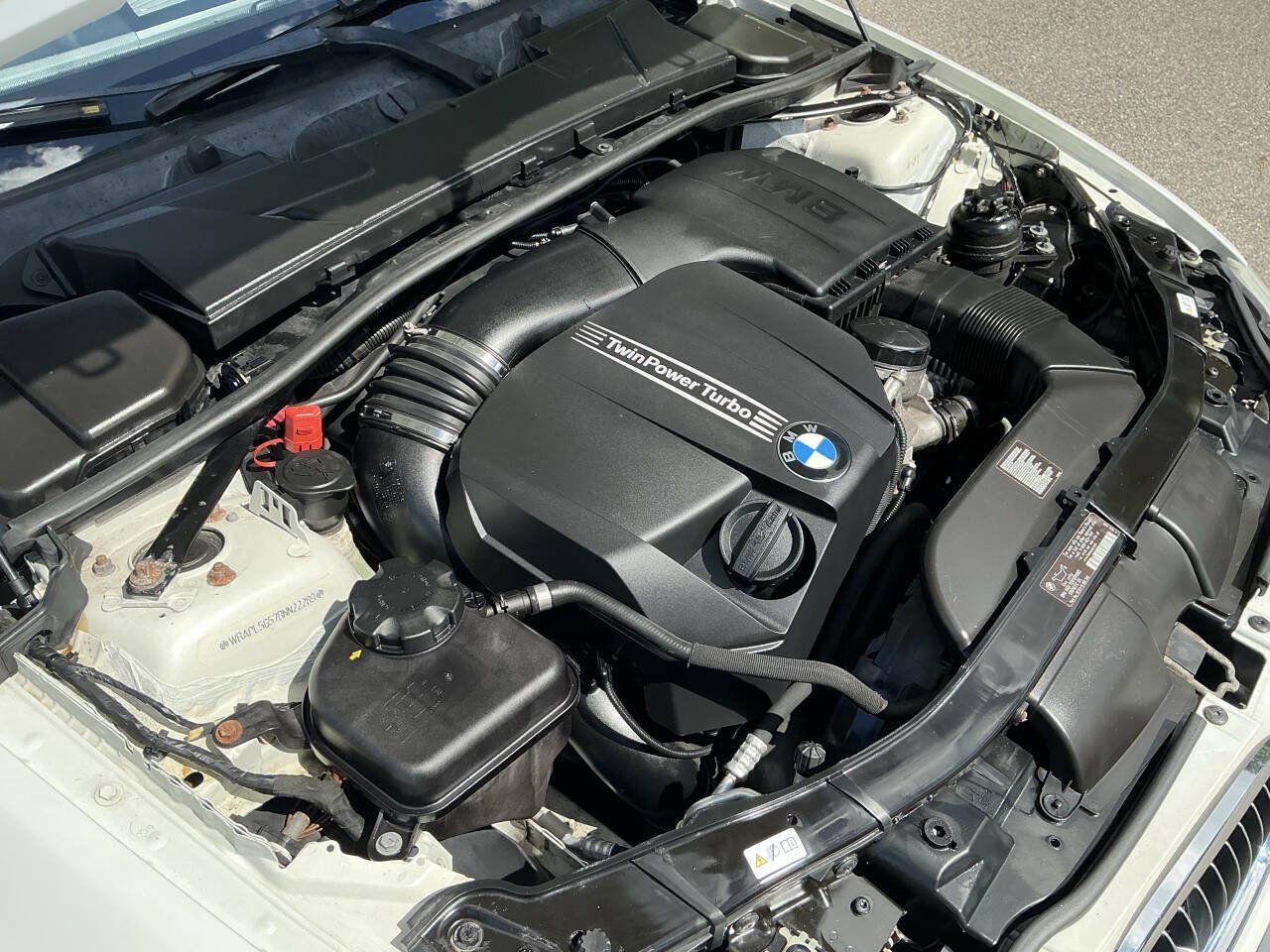 Used 2011 BMW 335i xDrive Sedan AWD/4WD image 17