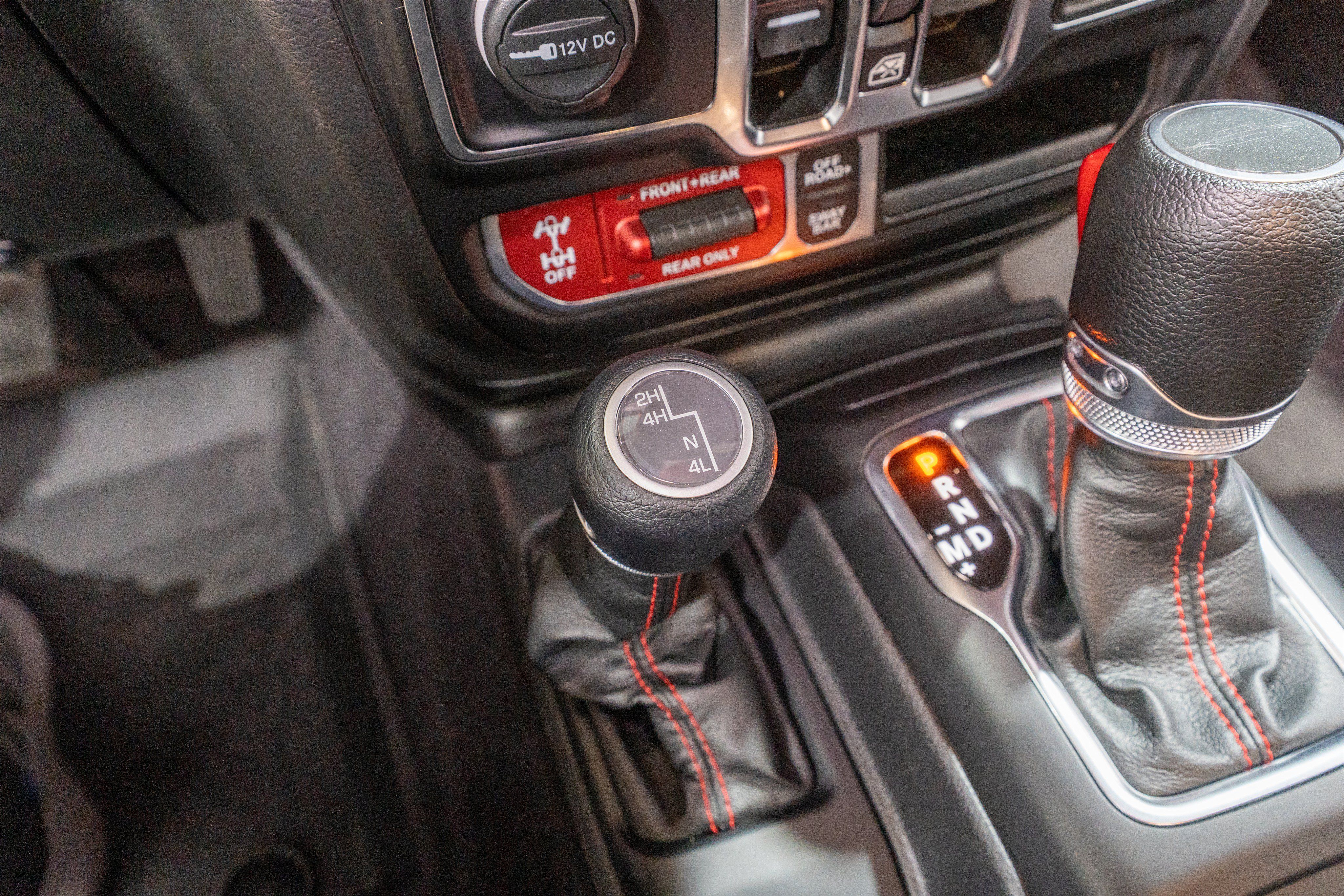 Used 2023 Jeep Gladiator Rubicon w/ Cold Weather Group AWD/4WD image 28