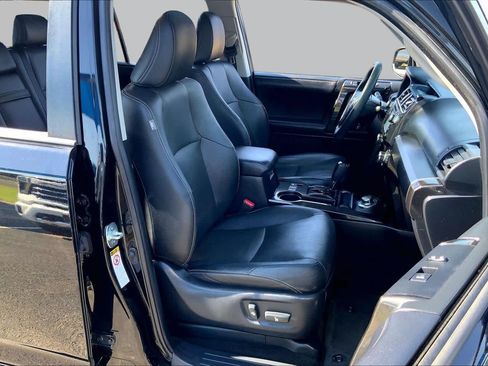 Used 2019 Toyota 4Runner Limited AWD/4WD image 9