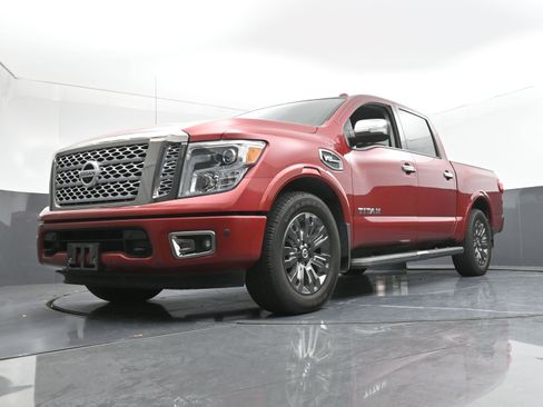 Used 2017 Nissan Titan Platinum Reserve image 24