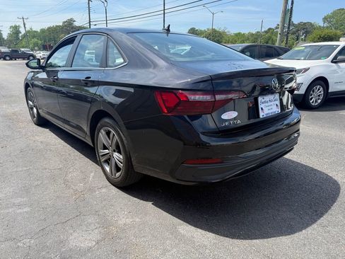 Used 2024 Volkswagen Jetta SE FWD image 8