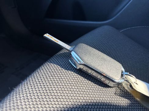 Used 2022 Kia Forte LXS image 22