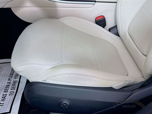 Used 2023 Mercedes-Benz C 300 4MATIC Sedan w/ Exclusive Trim Package image 25