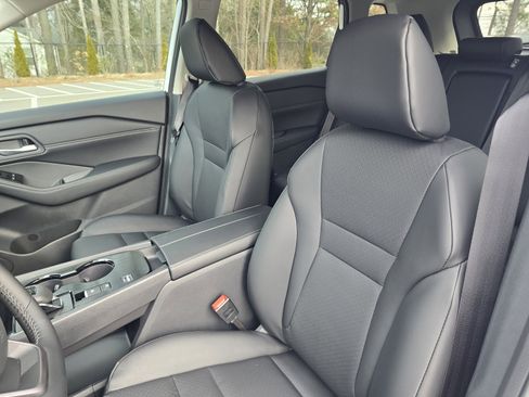 New 2026 Nissan Rogue SV image 12