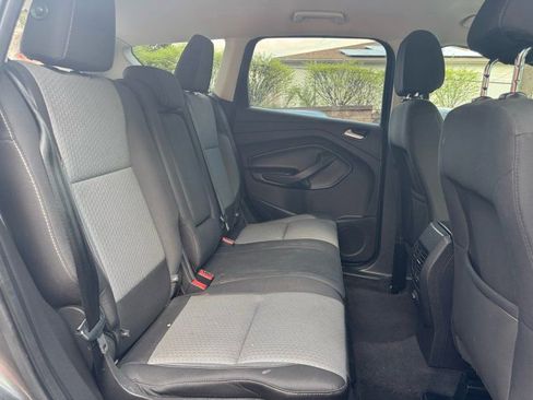 Used 2017 Ford Escape SE image 18