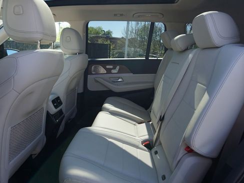Certified 2022 Mercedes-Benz GLS 450 4MATIC image 31