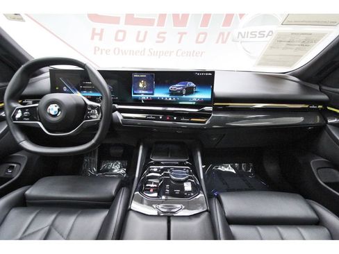 Used 2025 BMW 530i RWD image 7