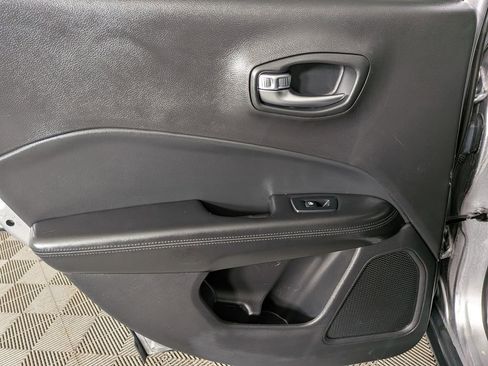 Used 2019 Jeep Compass Altitude image 31