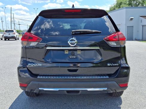 Used 2018 Nissan Rogue SV AWD/4WD image 6