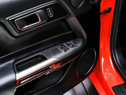 Used 2022 Ford Mustang Shelby GT500 w/ Technology Package RWD image 84