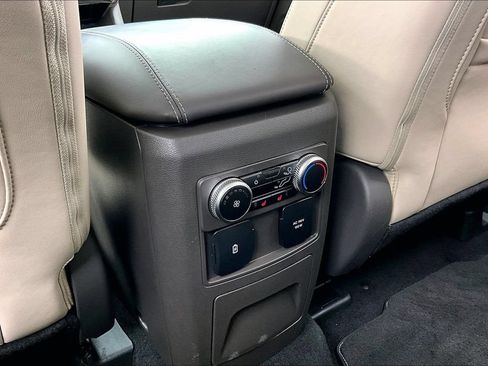 Used 2024 Ford Explorer Platinum w/ Technology Package AWD/4WD image 34