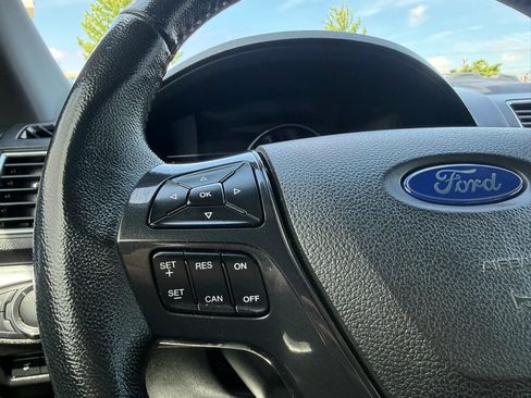 Used 2018 Ford Explorer Sport AWD/4WD image 31