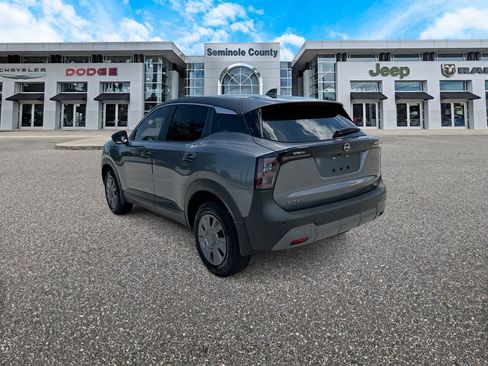 Used 2025 Nissan Kicks S FWD image 6