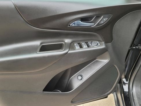 Used 2022 Chevrolet Equinox LT FWD image 21