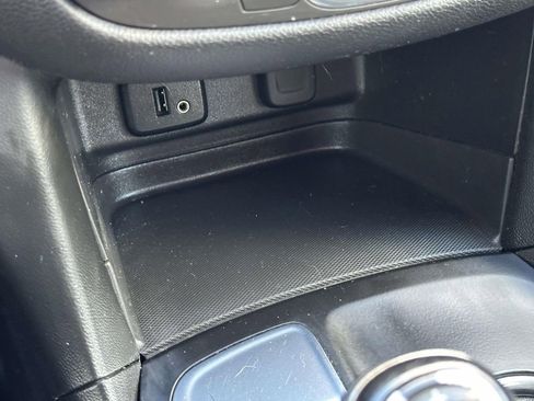 Used 2018 Chevrolet Equinox LT image 28