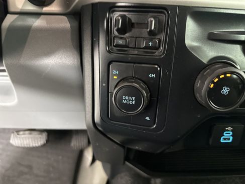 Used 2023 Ford F350 XLT w/ Snow Plow Prep Package image 21