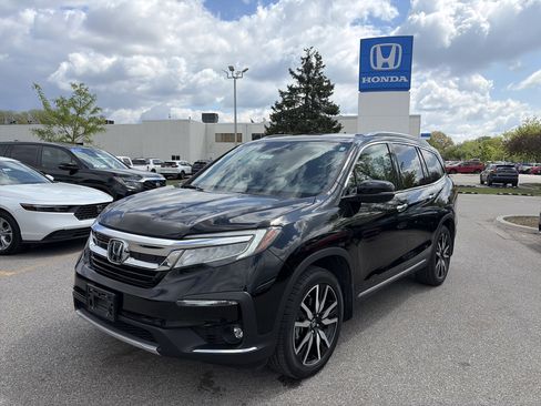 Used 2022 Honda Pilot Touring image 1
