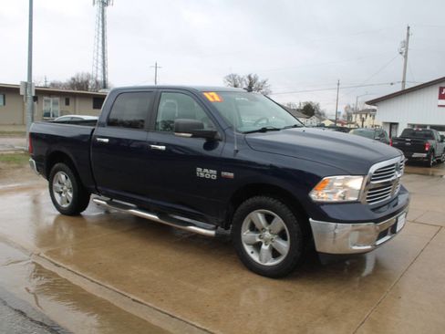 Used 2017 RAM 1500 Big Horn image 2