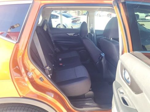 Used 2019 Nissan Rogue SV AWD/4WD image 24