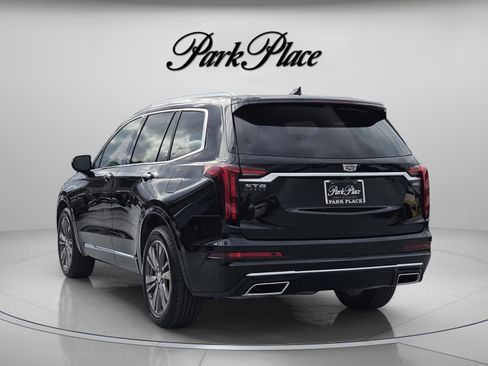 Used 2021 Cadillac XT6 Premium Luxury image 3