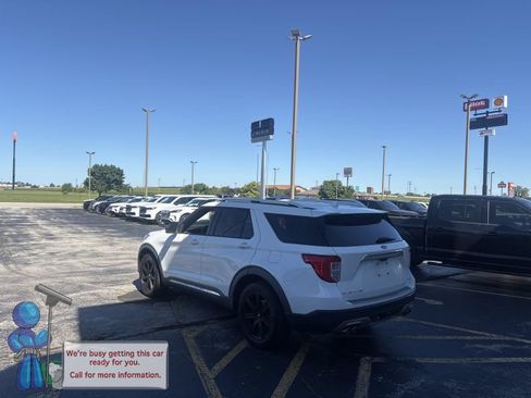 Used 2020 Ford Explorer Platinum w/ Premium Technology Package AWD/4WD image 3