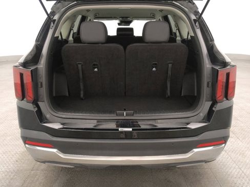 Used 2024 Kia Sorento S FWD image 29