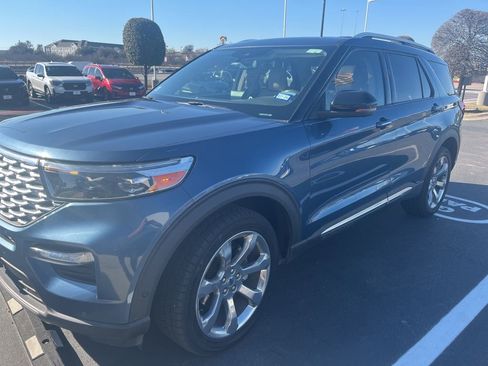 Used 2020 Ford Explorer Platinum w/ Premium Technology Package image 6