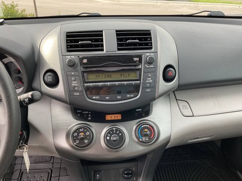 Used 2011 Toyota RAV4 4WD w/ Base L4 Extra Value Pkg image 19