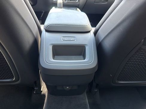 Certified 2025 Volvo XC60 B5 Plus AWD/4WD image 17