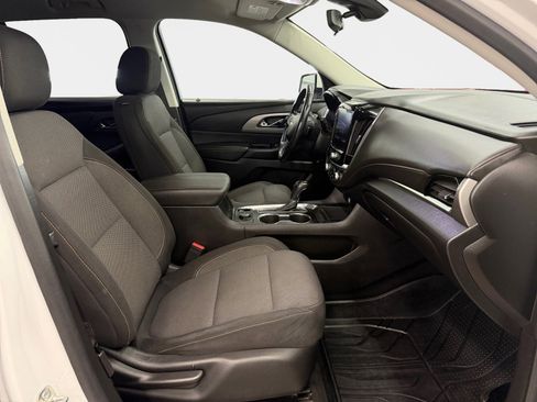 Used 2020 Chevrolet Traverse LT w/ Driver Confidence II Package AWD/4WD image 13