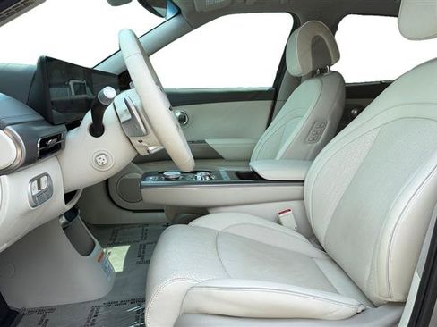 Used 2025 Genesis GV60 Advanced AWD/4WD image 10