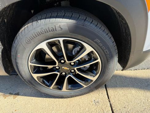 New 2026 Chevrolet TrailBlazer LT w/ Convenience Package FWD image 4