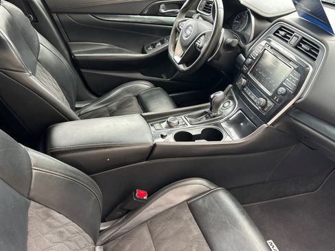 Used 2019 Nissan Maxima SR w/ Premium Package FWD image 14