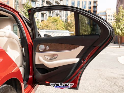 Used 2019 Mercedes-Benz E 300 4MATIC w/ Driver Assistance Package image 44