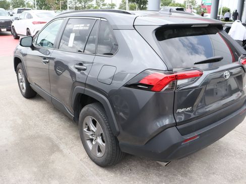 Used 2024 Toyota RAV4 XLE w/ Convenience Package image 8