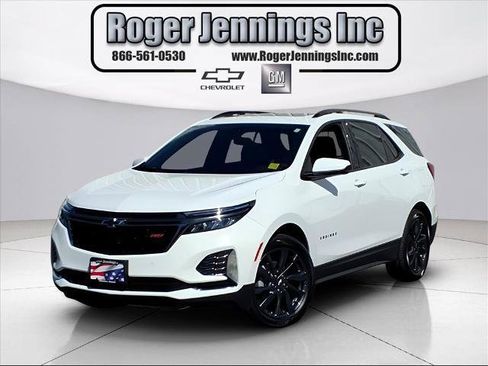 Used 2023 Chevrolet Equinox RS image 1