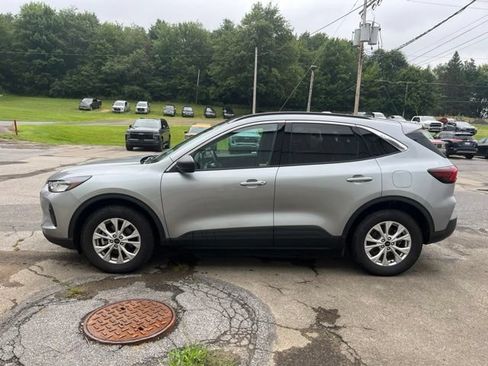 Used 2024 Ford Escape Active w/ Tech Pack #1 AWD/4WD image 9